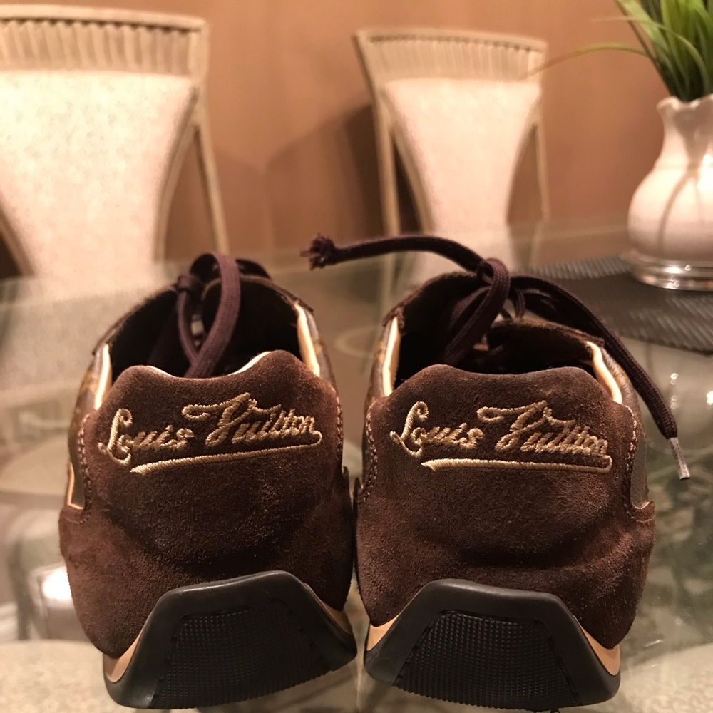 Louis Vuitton  Euro 8, fits 9/10 American size